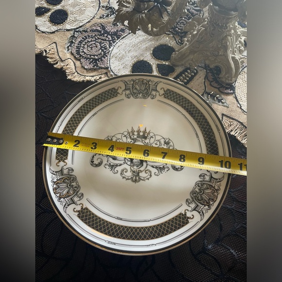 GRACE TEAWARE NWOT Crowned Skull Gothic Design  Fine Porcelain Cake Pedestal - Picture 7 of 11